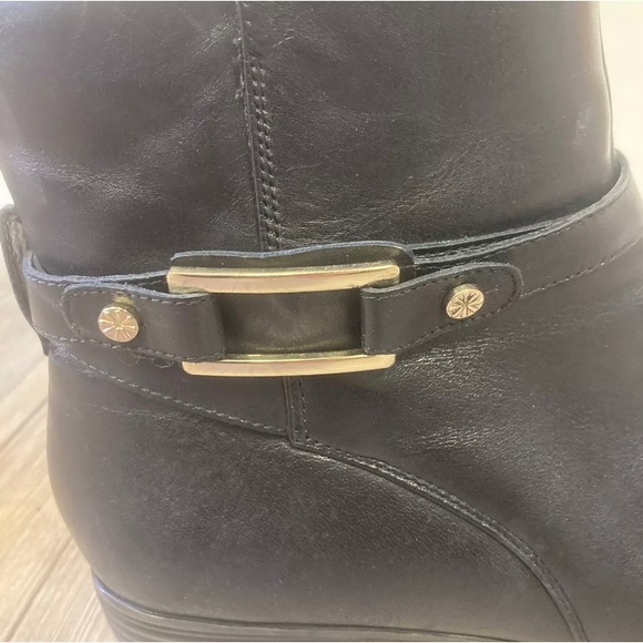 Isaac Mizrahi Tinker Women's Sz 8.5 Black Leather Gold Buckle /Studs Ankle Boot - Picture 5 of 11